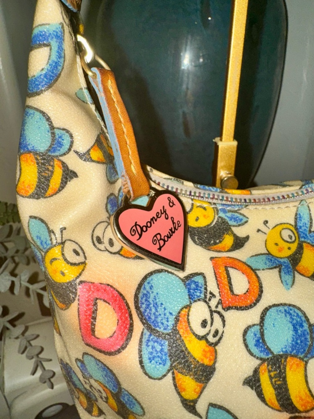 Dooney & Bourke Bee Print Hobo Bag with Rainbow Zipper & Pink Heart Y2K EUC - Picture 5 of 16